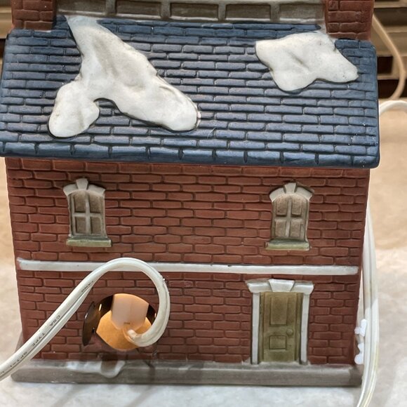 EPI Int Porcelain Lighted Paul Revere Silversmith Shop Colonial American Village - Picture 5 of 11